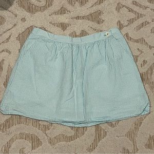 Vineyard Vines seersucker blue skirt